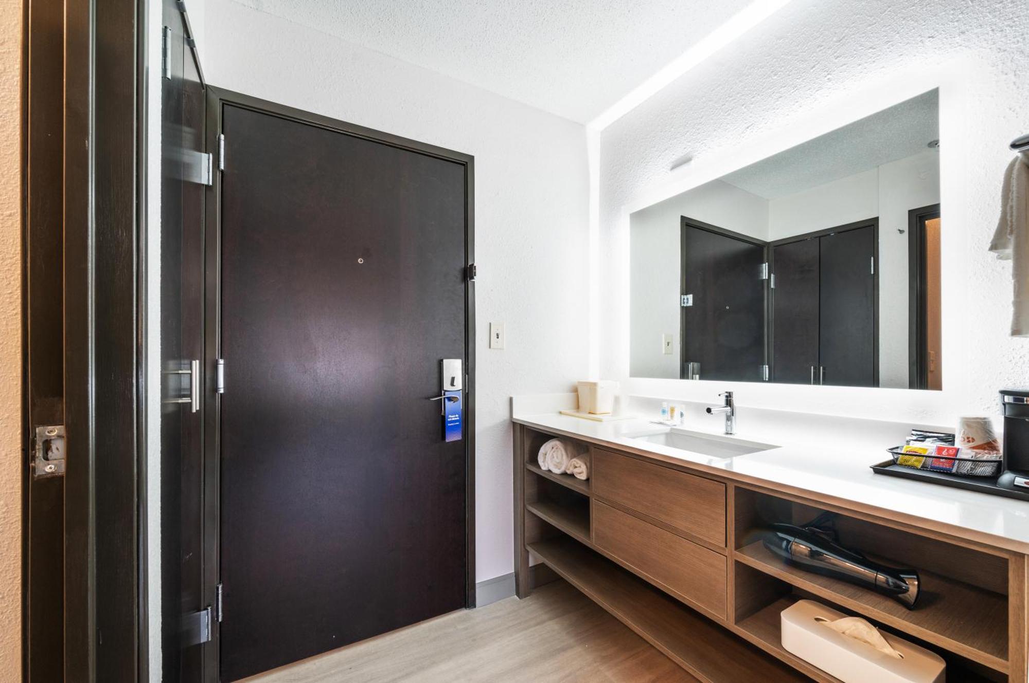 Comfort Inn Mayfield Heights Cleveland East Экстерьер фото
