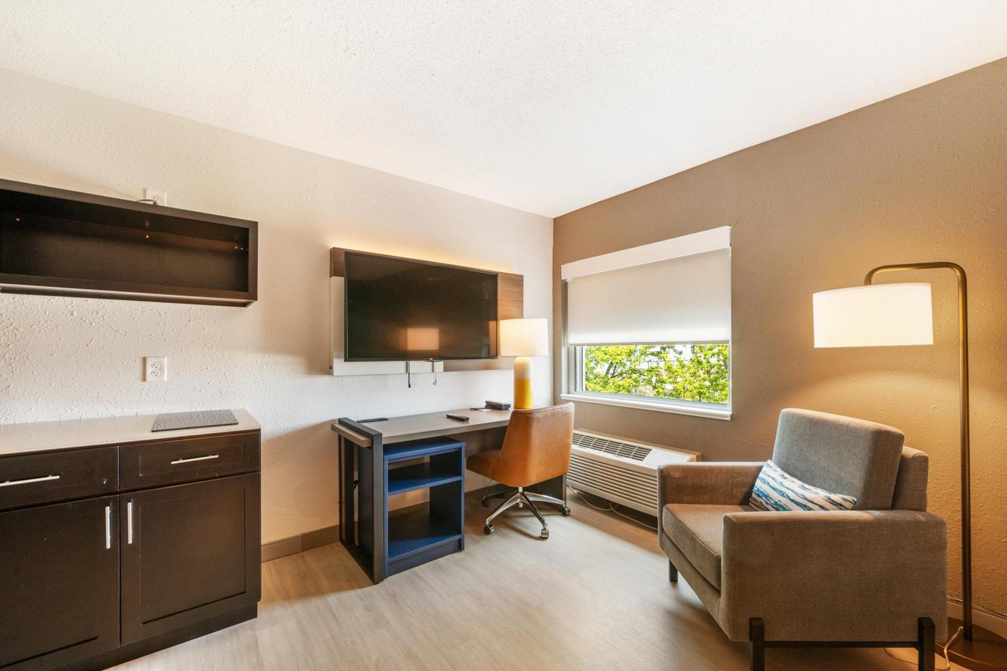Comfort Inn Mayfield Heights Cleveland East Экстерьер фото